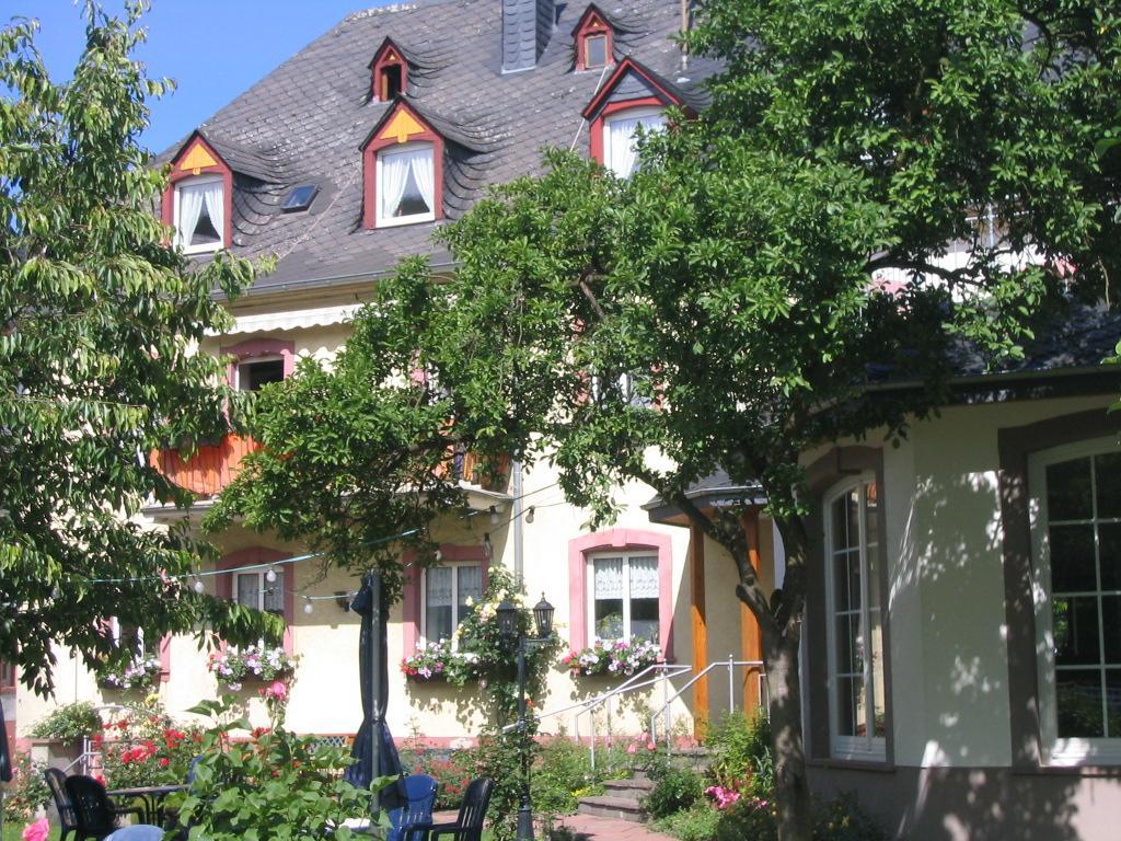 Weinhof Michael Morbach 호텔 젤틴겐라티그 외부 사진